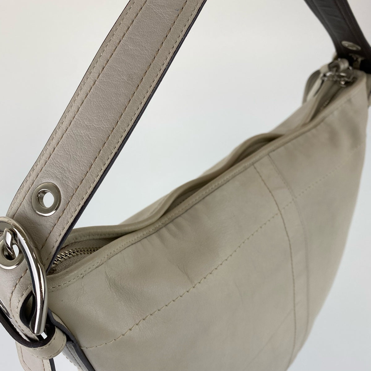 12760
COACH コーチ フリンジ オフホワイト レザー D05S-8A03 ホーボー ショルダーバッグ  レディース AB5
