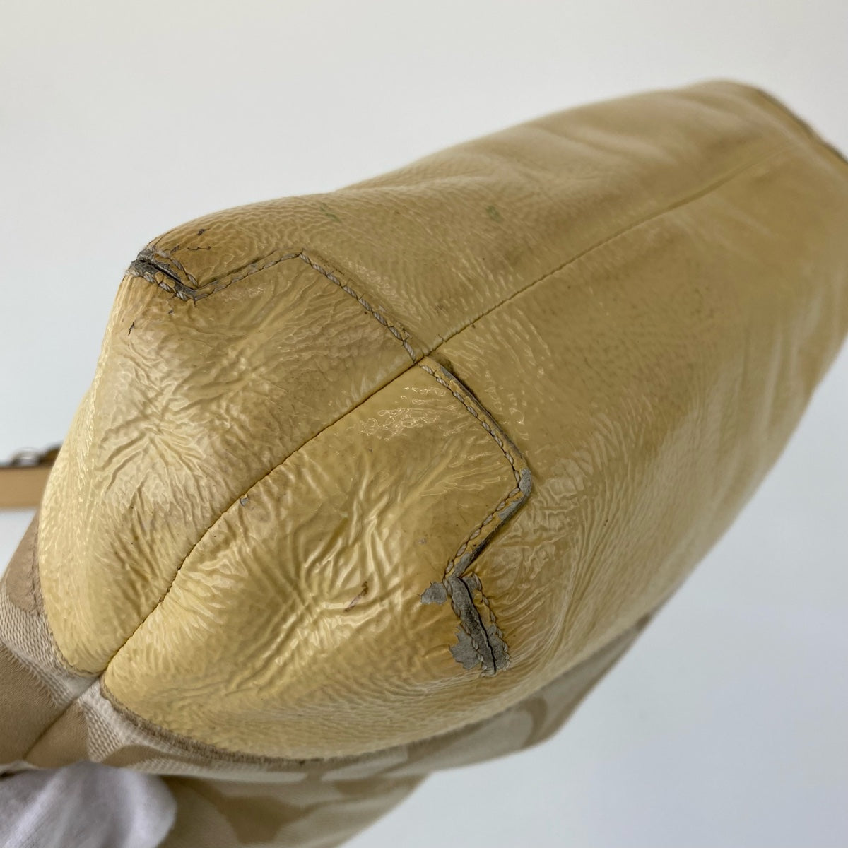 12761
COACH コーチ シグネチャー 斜め掛け調整可能 ベージュ キャンバス / パテントレザー D1171-F17490 ホーボー ショルダーバッグ  レディース AB5