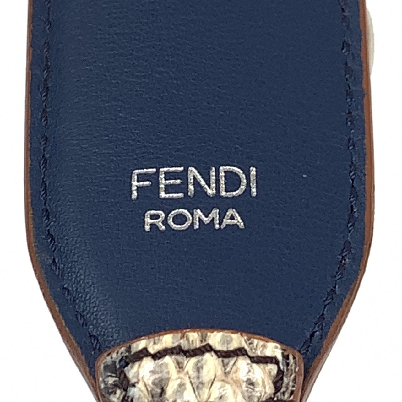 17997
FENDI フェンディ ストラップユー フラワー マルチカラー レザー / プラスチック ショルダーストラップ レディース A40