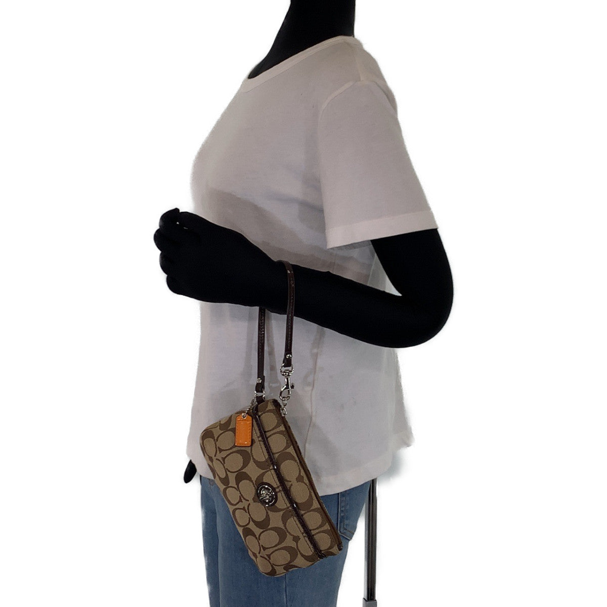 12695
COACH コーチ シグネチャー ベージュ シルバー金具 キャンバス / レザー クラッチバッグ アクセサリーポーチ メイクポーチ  レディース ABP5