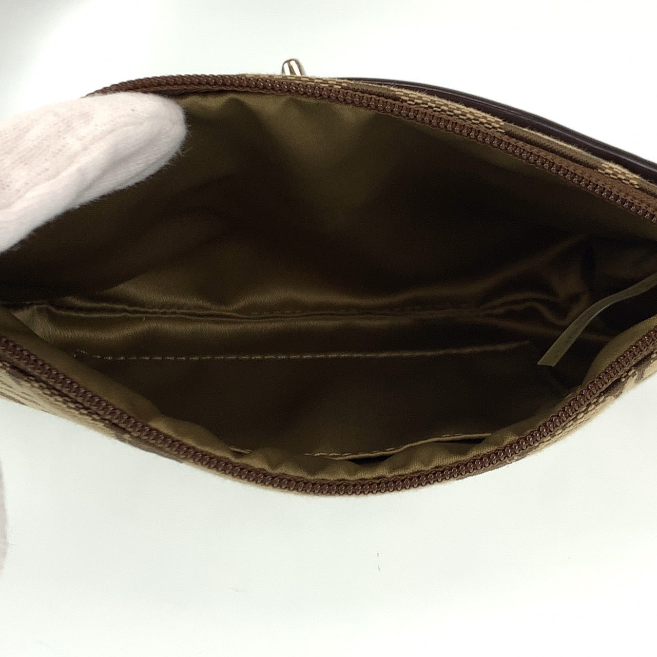 12695
COACH コーチ シグネチャー ベージュ シルバー金具 キャンバス / レザー クラッチバッグ アクセサリーポーチ メイクポーチ  レディース ABP5