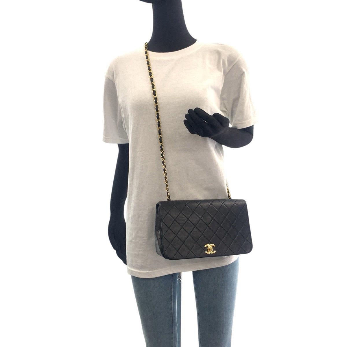 17949
CHANEL シャネル ヴィンテージ マトラッセ ココマーク ターンロック シングルフラップ ブラック 黒 ゴールド金具 ラムスキン 斜め掛け チェーンショルダーバッグ ポシェット レディース AB280
