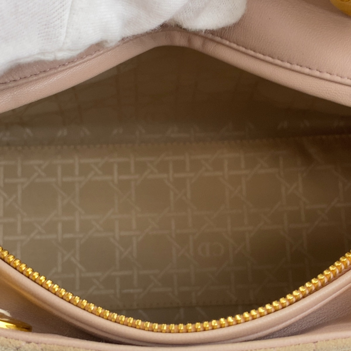 10086
Christian Dior クリスチャンディオール カナージュ レディディオール ストラップあり ピンクベージュ ゴールド金具 スウェード / レザー ハンドバッグ 2way ショルダーバッグ  レディース