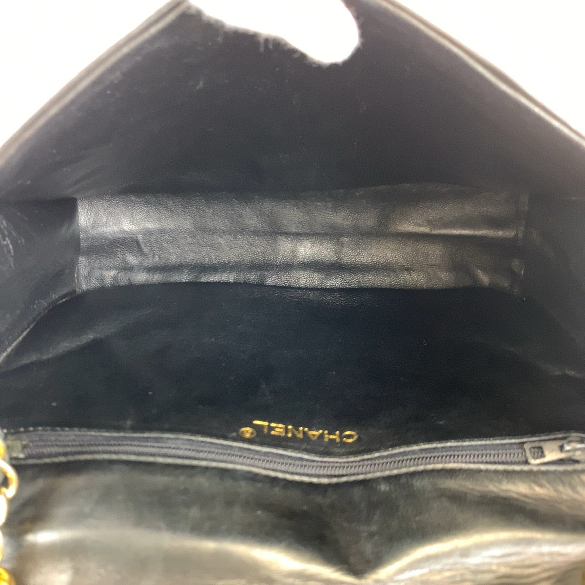 C-056
CHANEL シャネル ヴィンテージ マトラッセ ココマーク ブラック 黒 ゴールド金具 ラムスキン チェーンショルダーバッグ 肩掛け  レディース