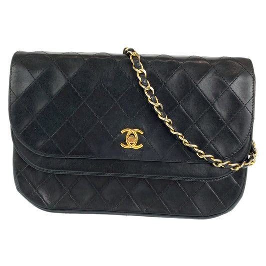 H-00304
CHANEL シャネル マトラッセ ダブルフラップ ココマーク ターンロック ブラック 黒 ゴールド金具 ラムスキン チェーンショルダーバッグ 肩掛け  レディース
