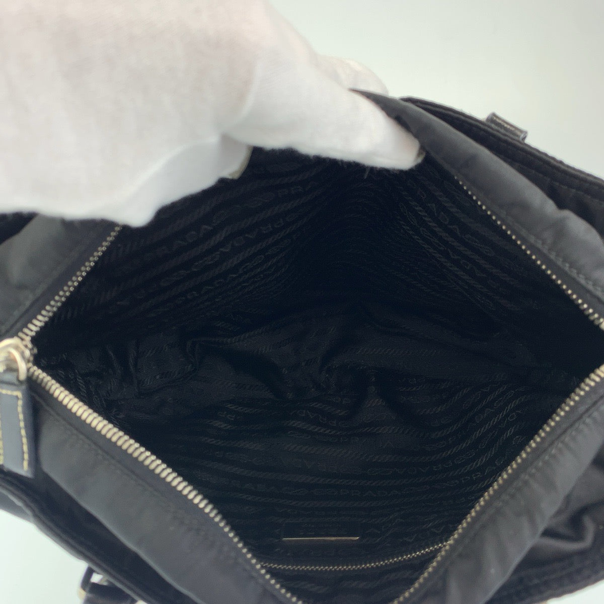 C-113
PRADA プラダ テスート ブラック 黒 シルバー金具 ナイロン トートバッグ 肩掛けショルダー  レディース