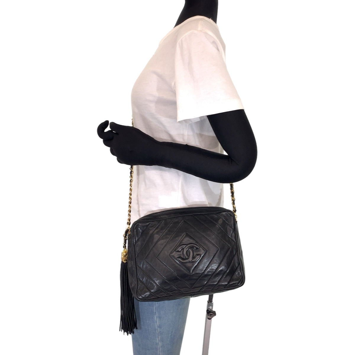 10236
CHANEL シャネル ヴィンテージ ダイヤステッチ ココマーク フリンジ ブラック ゴールド金具 ラムスキン 斜め掛け チェーン ショルダーバッグ ポシェット  レディース