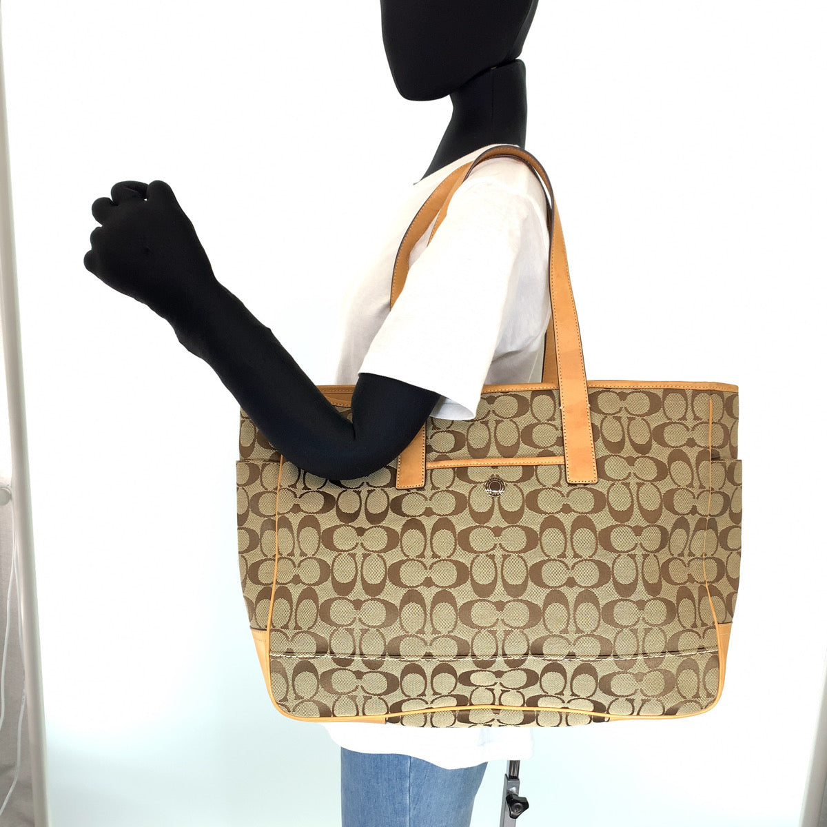 12657
COACH コーチ シグネチャー ブラウン シルバー金具 キャンバス / レザー 7068 ショルダーバッグ トートバッグ  レディース