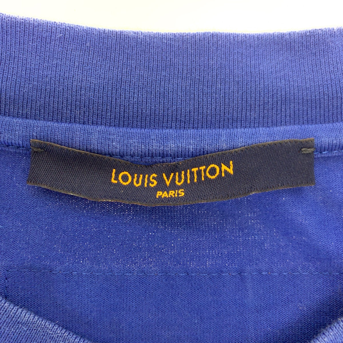 H-00210
LOUIS VUITTON ルイヴィトン LV エンボス インサイドアウト サイズL ブルー 青 コットン RM222Q DT3 HNY55W 半袖Tシャツ クルーネック  メンズ