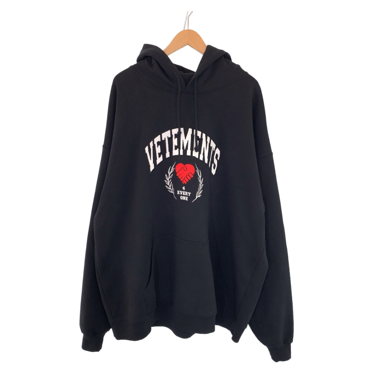 17957
VETEMENTS ヴェトモン 22AW SOLIDARITY EMBROIDERRED HOODIE サイズL ブラック 黒 ホワイト 白 コットン UA53HD420B パーカー フーディー  メンズ A71