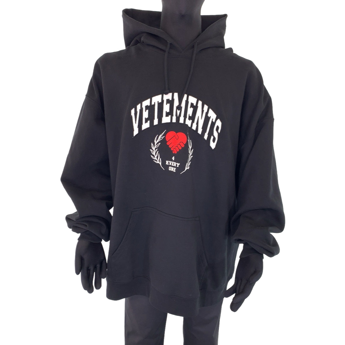 10240
 VETEMENTS 22AW SOLIDARITY EMBROIDERRED HOODIE Size L Black White Cotton UA53HD420B Hoodie Men's