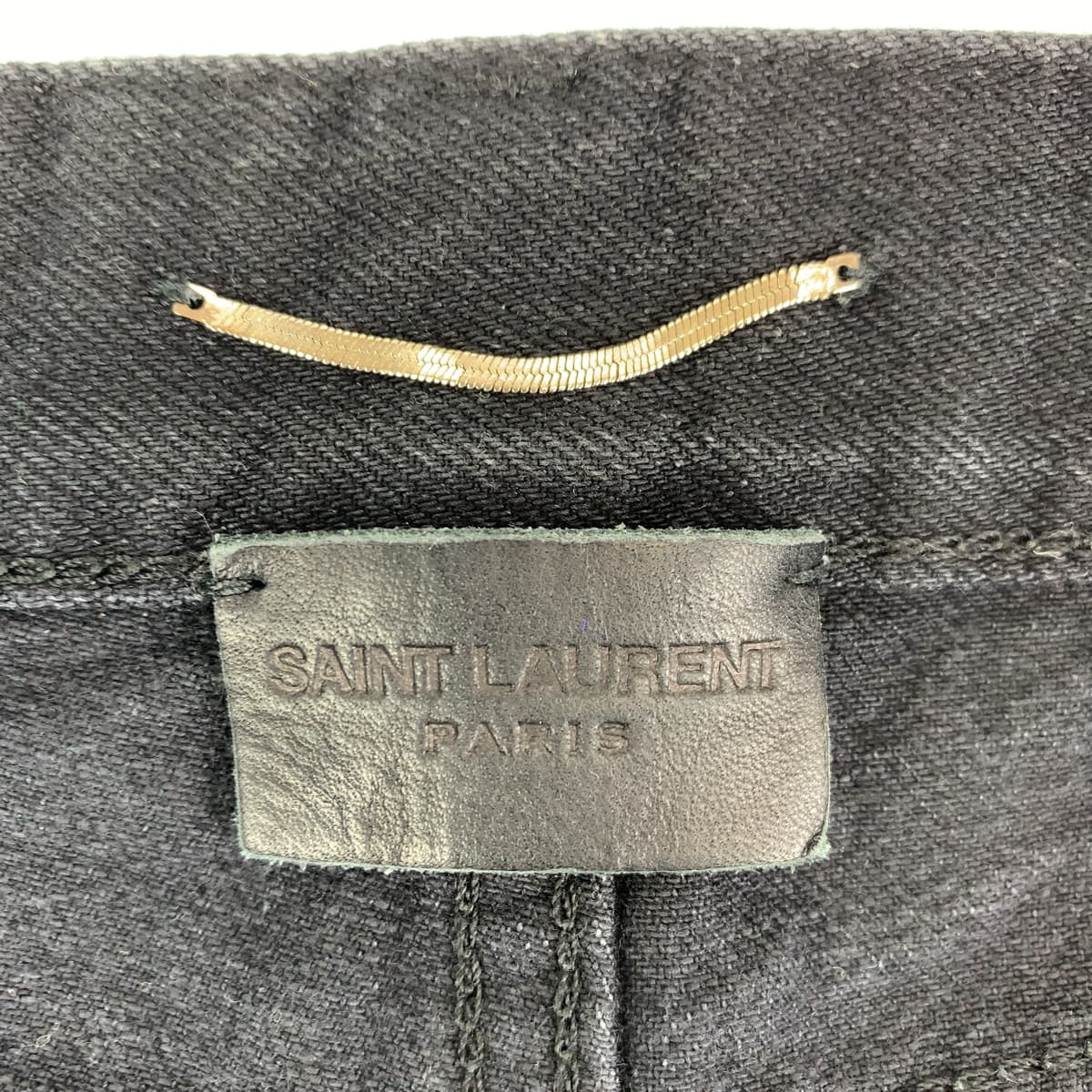 H-00322
SAINT LAURENT サンローラン キャロットフィットデニムパンツ サイズ30 ブラック 黒 ネイビー 紺  コットン 644678YY899 デニムパンツ 長ズボン   メンズ