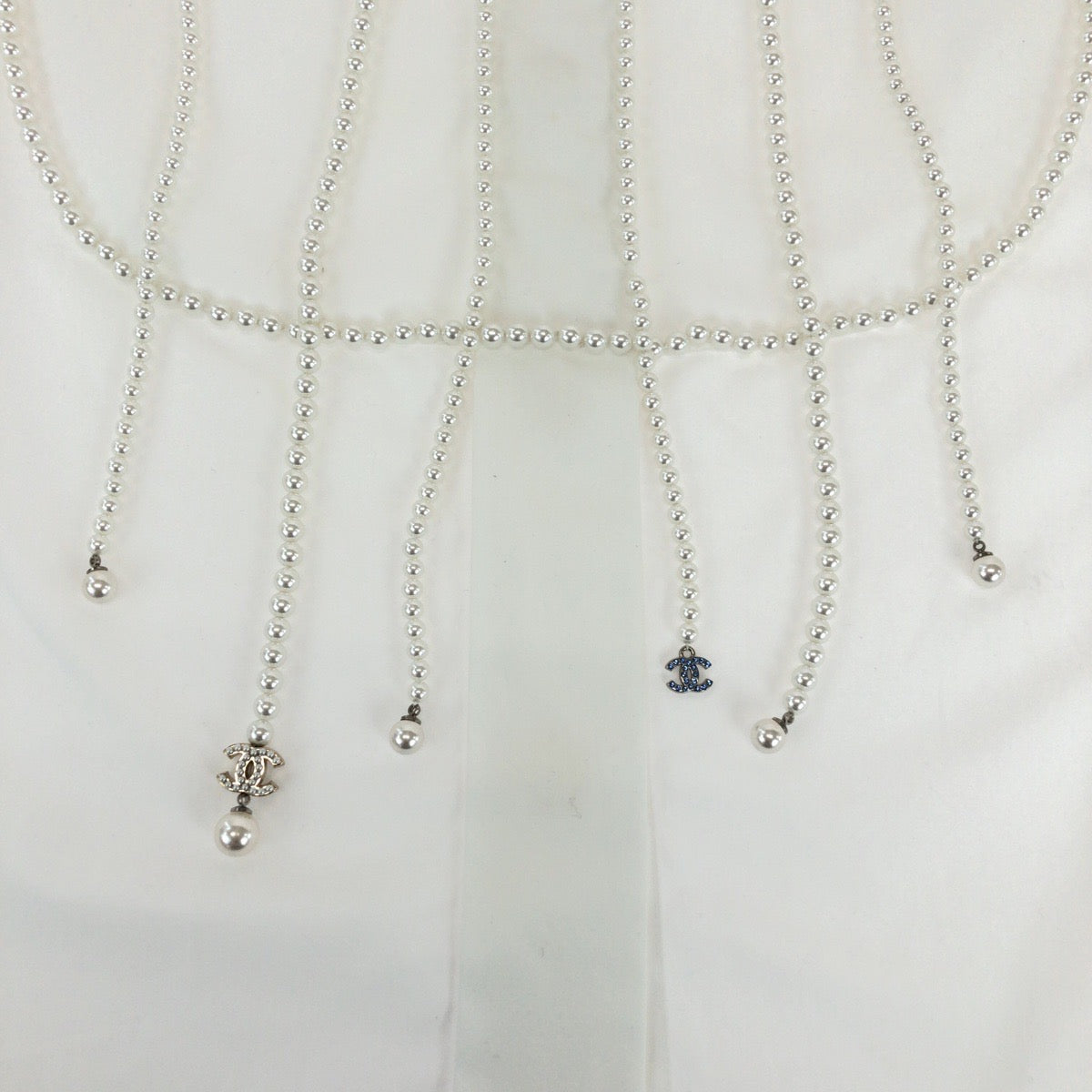 180
CHANEL シャネル ココマーク スパンコール パール サイズ36 ホワイト シルバー金具 ポリエステル P70673V48585 長袖シャツ ドレスシャツ レディース A148