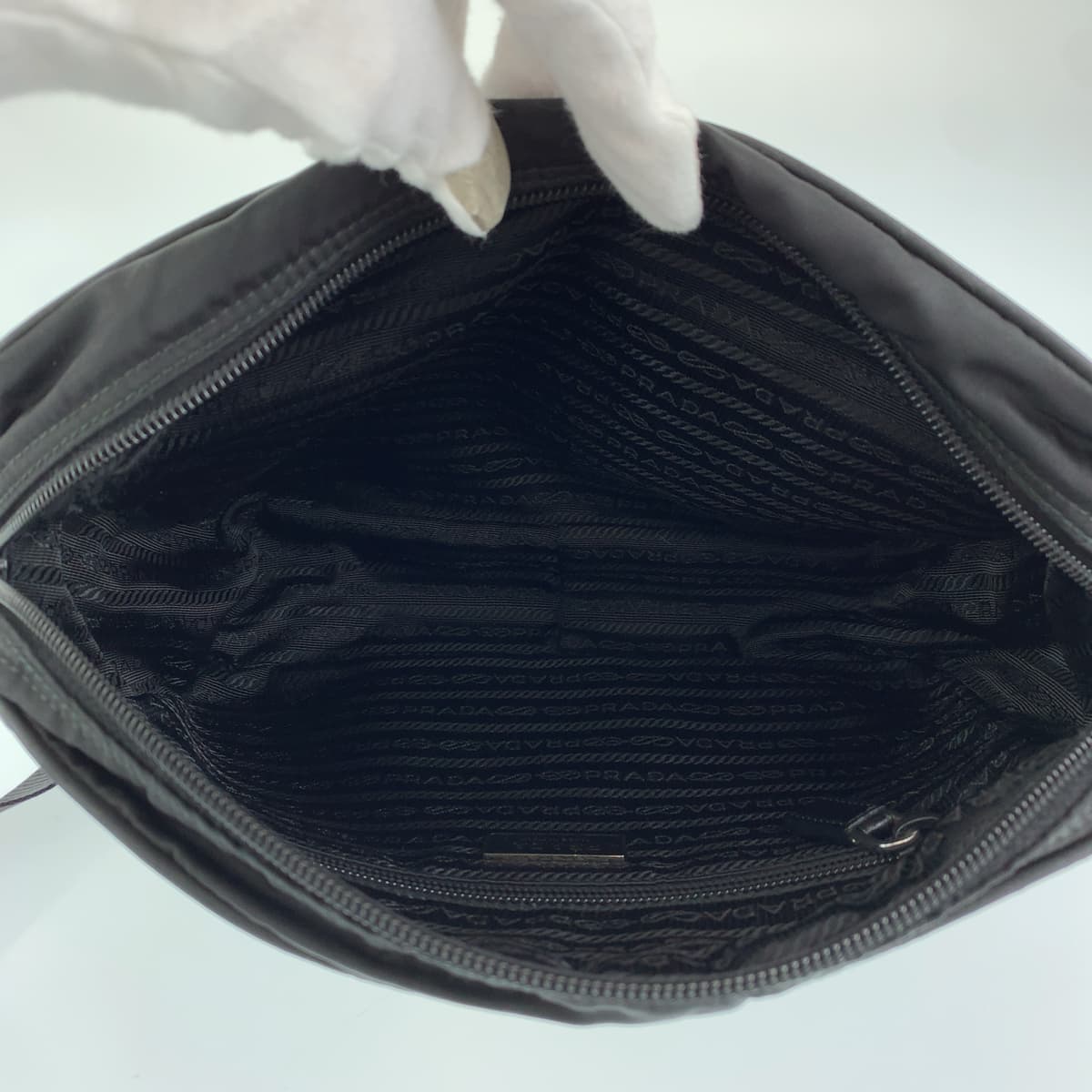 H-00340
PRADA プラダ テスート ブラック 黒 シルバー金具 ナイロン ショルダーバッグ 斜め掛けバッグ  レディース