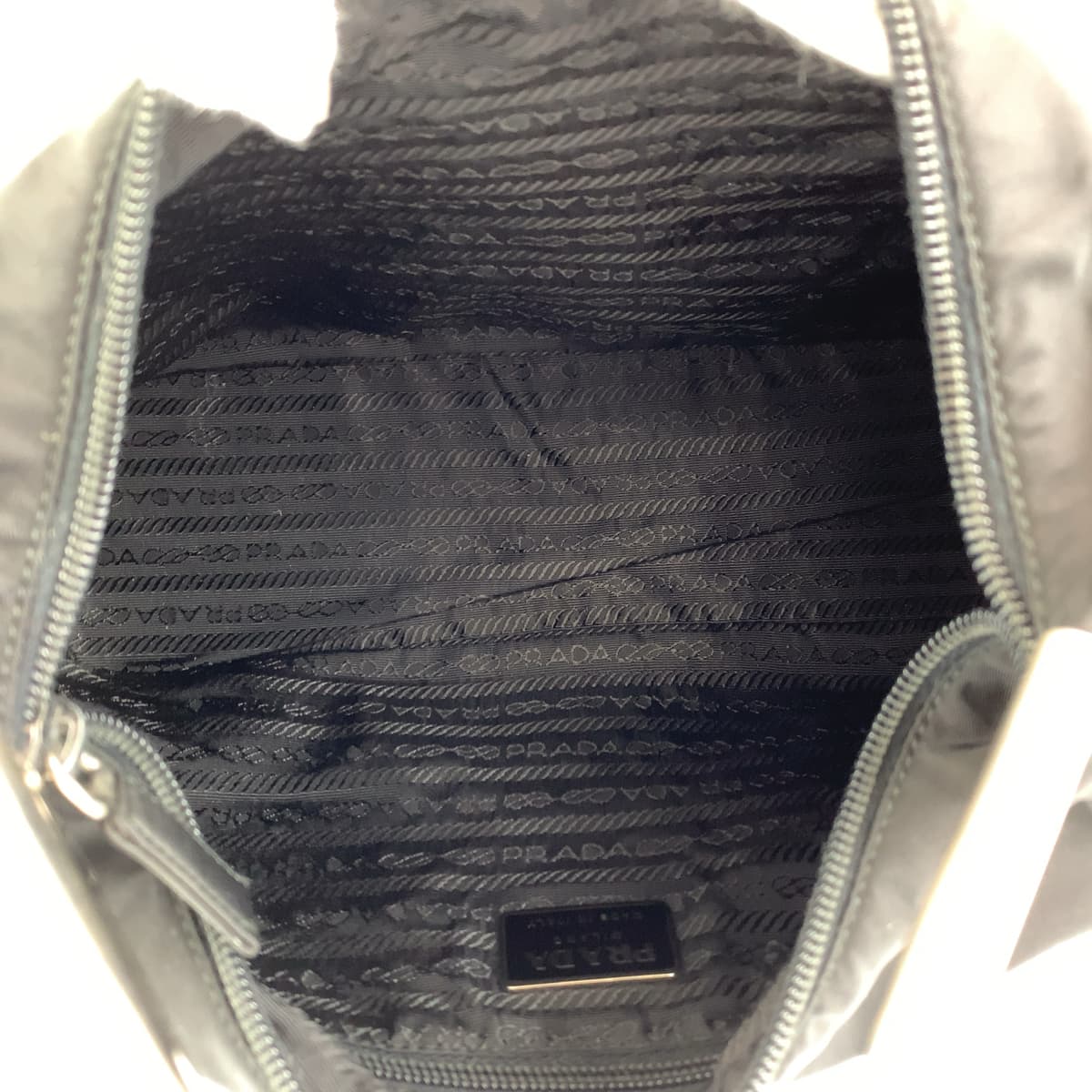 H-00342
PRADA プラダ テスート ブラック 黒 シルバー金具 ナイロン B8843 ショルダーバッグ 肩掛けバッグ  レディース