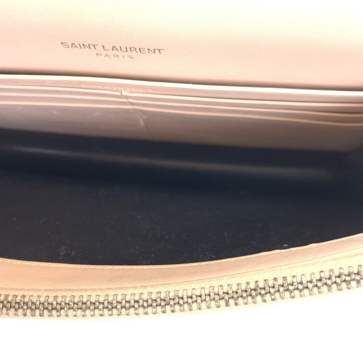 H-00371
YVES SAINT LAURENT イヴ・サンローラン ケイト YSL フリンジ ライトピンク シルバー金具 レザー ショルダーバッグ 斜め掛け  レディース
