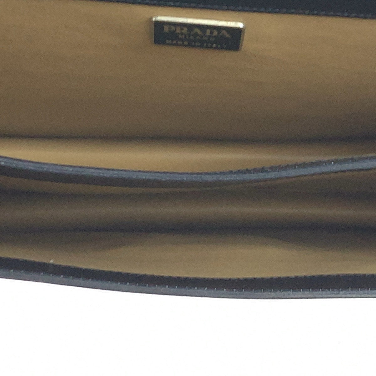 H-00378
PRADA プラダ サフィアーノ ブラック 黒 シルバー金具 レザー ビジネスバッグ ブリーフケース 書類かばん  メンズ