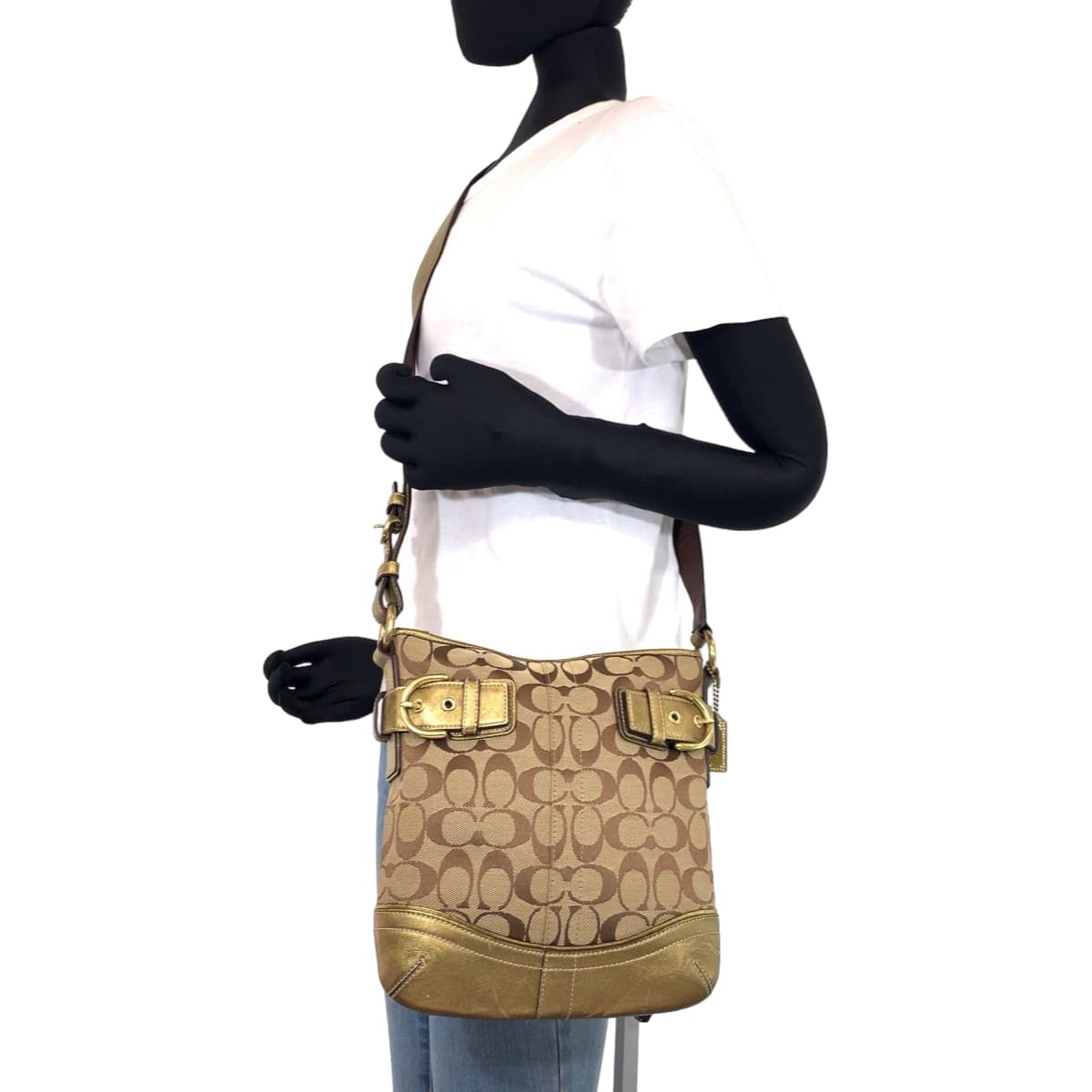 12648
 COACH Signature Beige Gold Canvas/Leather 7090 Shoulder Bag Pochette Crossbody Bag for Women