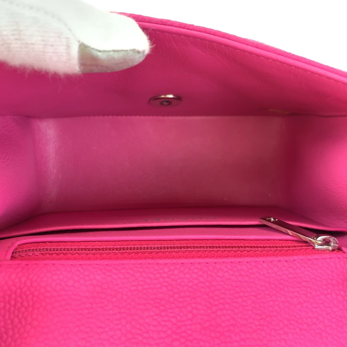 H-00401
CHANEL シャネル ミニマトラッセ ココマーク ターンロック ピンク シルバー金具 マットキャビアスキン ショルダーバッグ 斜め掛け  レディース
