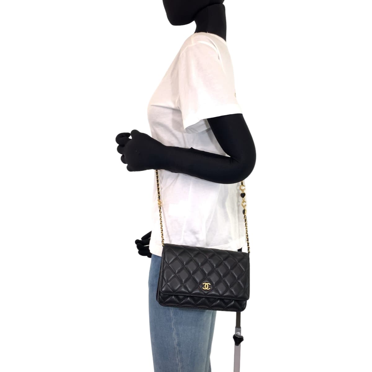 H-00402
CHANEL シャネル マトラッセ ココマーク ブラック 黒 ゴールド金具 ラムスキン AP3035 新型 チェーンウォレット ショルダーバッグ  レディース