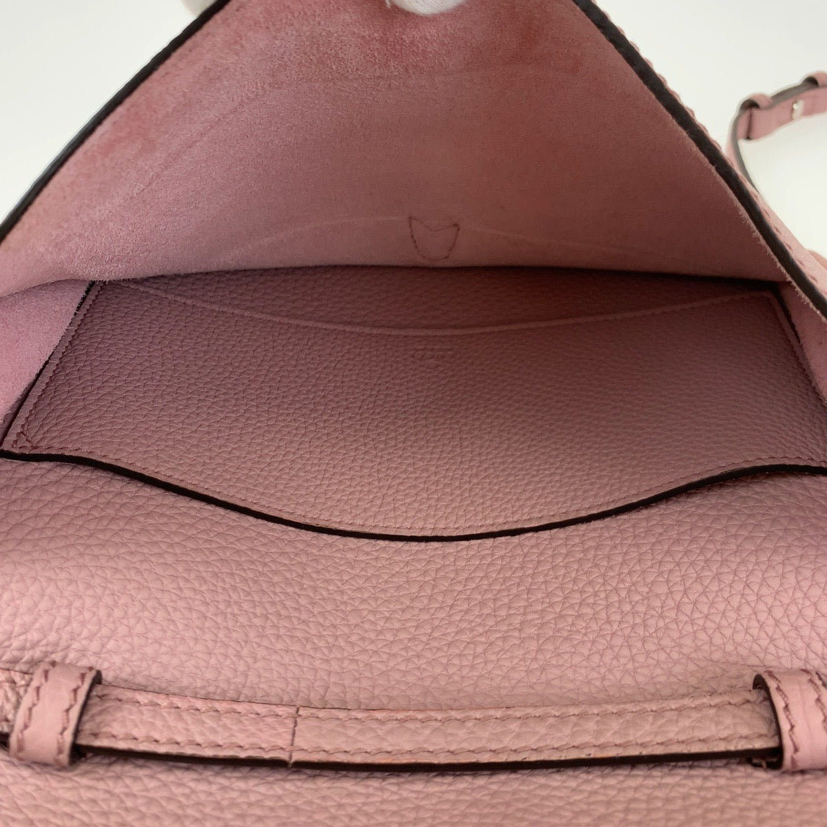 H-00408
GUCCI グッチ ニュージャッキー ピンク シルバー金具 レザー 364435 ショルダーバッグ 斜め掛け  レディース