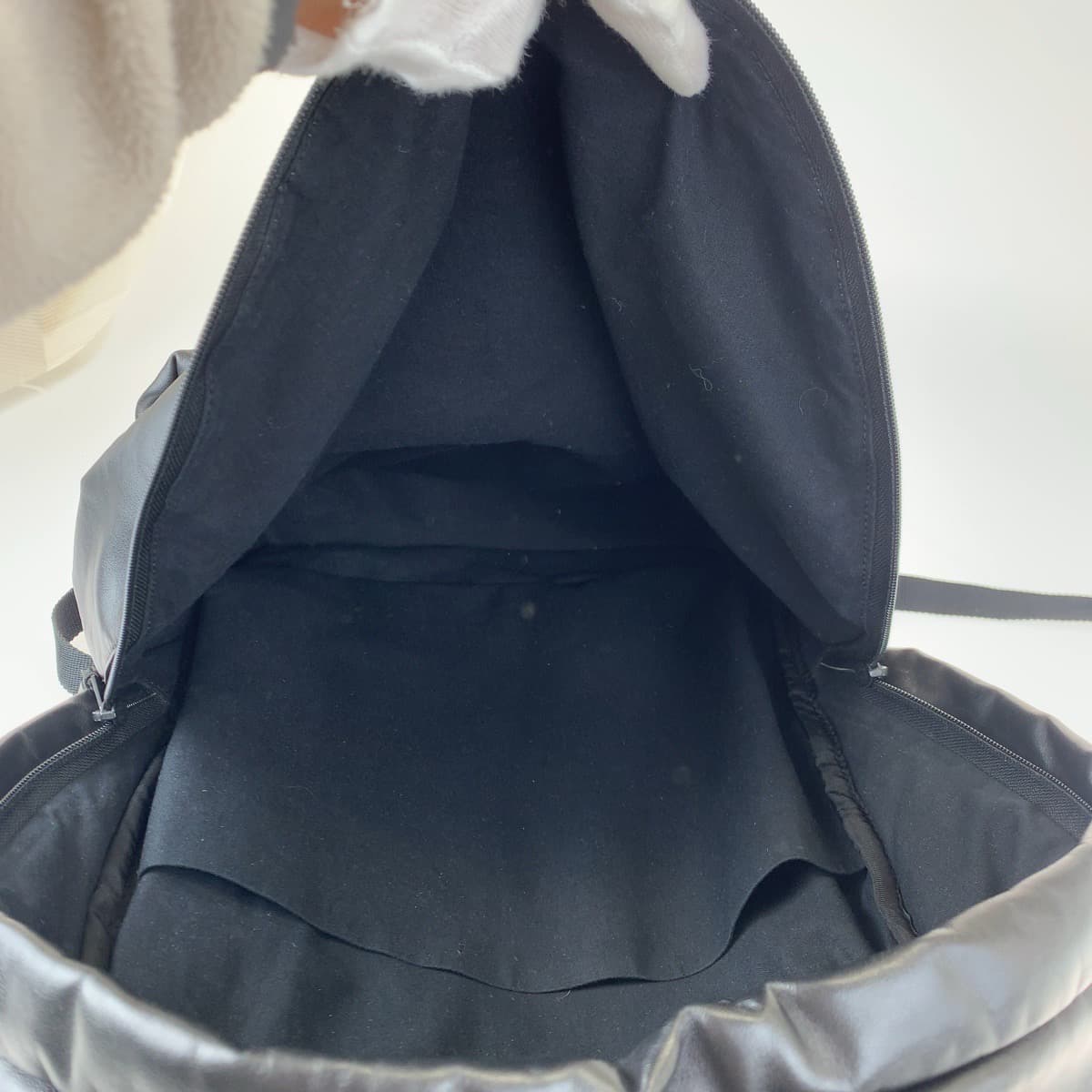 H-00463
BALENCIAGA バレンシアガ PUFFY ブラック 黒 カーフ リュック バックパック  メンズ