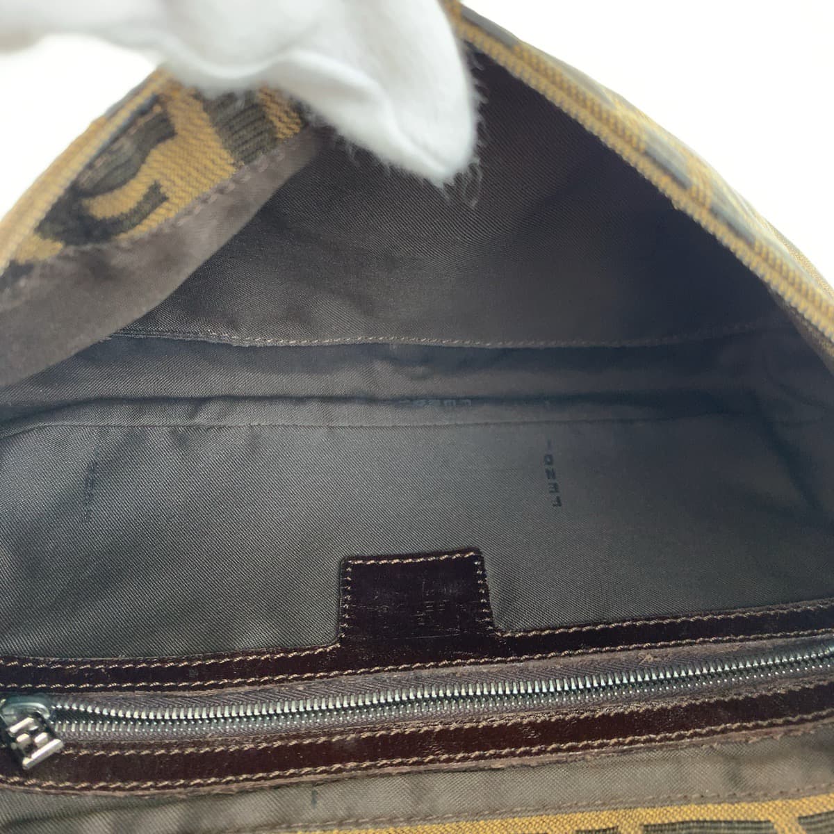 H-00464
FENDI フェンディ ズッカ マンマバケット ブラウン 茶 シルバー金具 キャンバス ハンドバッグ アクセサリーポーチ  レディース
