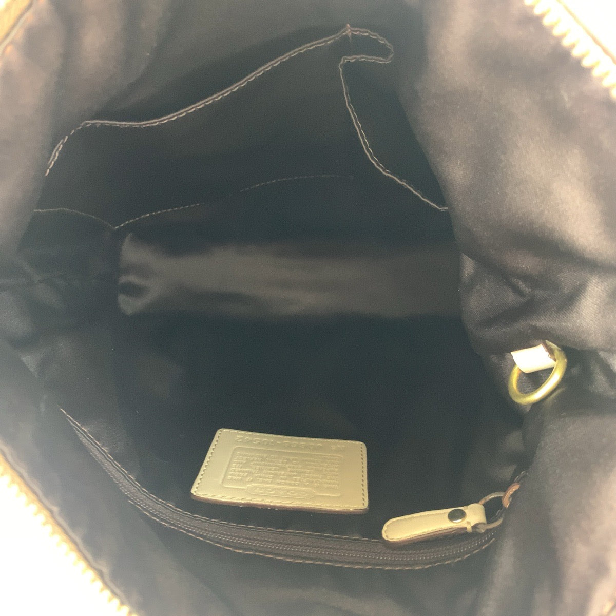 12571
COACH コーチ シグネチャー ハンプトンズストライプ ブラウン ホワイト キャンバス 10542 ショルダーバッグ ポシェット 斜め掛け可能  レディース