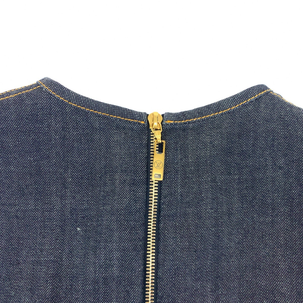 10359
LOUIS VUITTON ルイヴィトン Vステッチ サイズ38 ブルー インディゴ デニム RW181W FGK FEDR15 半袖 ワンピース ベルト付き  レディース SA55