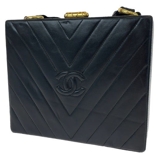 H-00528
CHANEL シャネル Vステッチ ココマーク ミニトランク ブラック 黒 ゴールド金具 ラムスキン ショルダーバッグ 斜め掛け ボックス  レディース