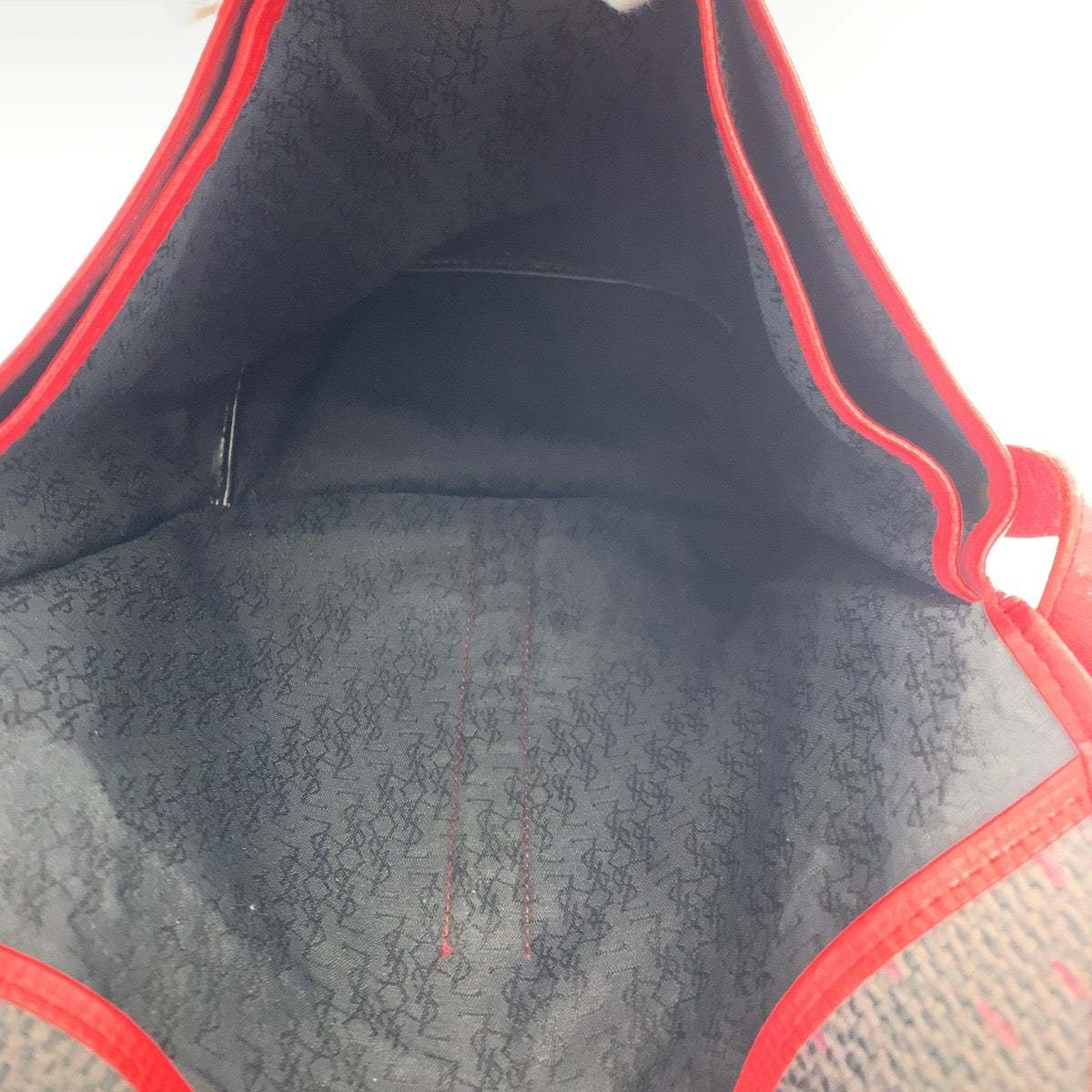 10394
YVES SAINT LAURENT イヴ サンローラン ヴィンテージ YSL グレー レッド PVC / レザー 斜め掛け ショルダーバッグ ポシェット  レディース AB30