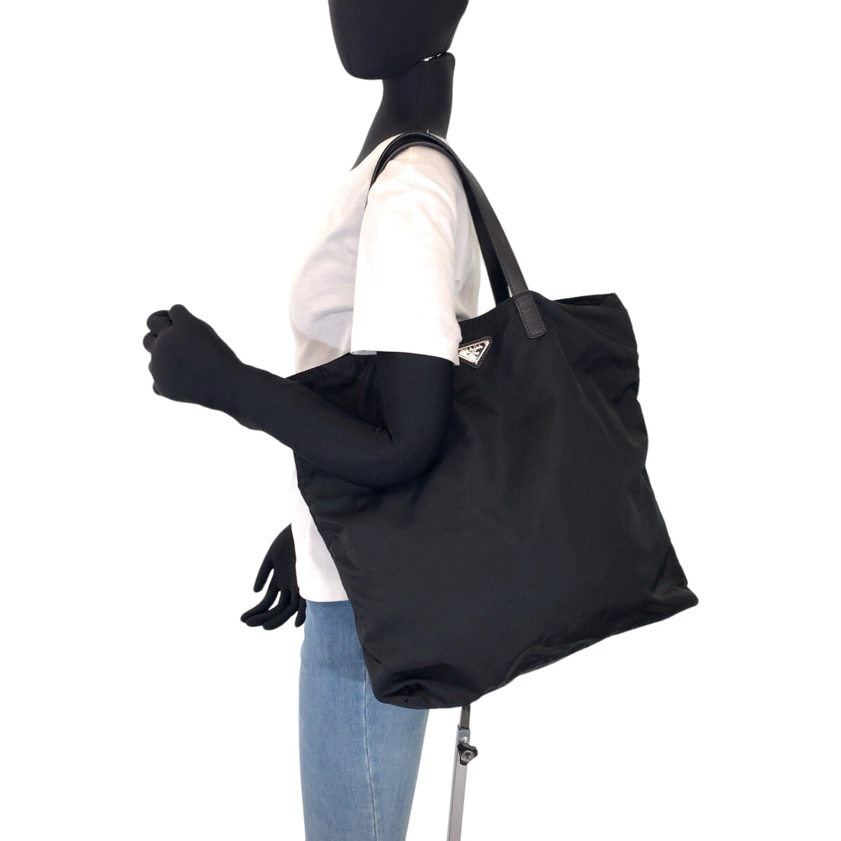 H-00572
PRADA プラダ テスート 三角ロゴプレート ブラック 黒 シルバー金具 ナイロン BN1068 トートバッグ ハンドバッグ  レディース
