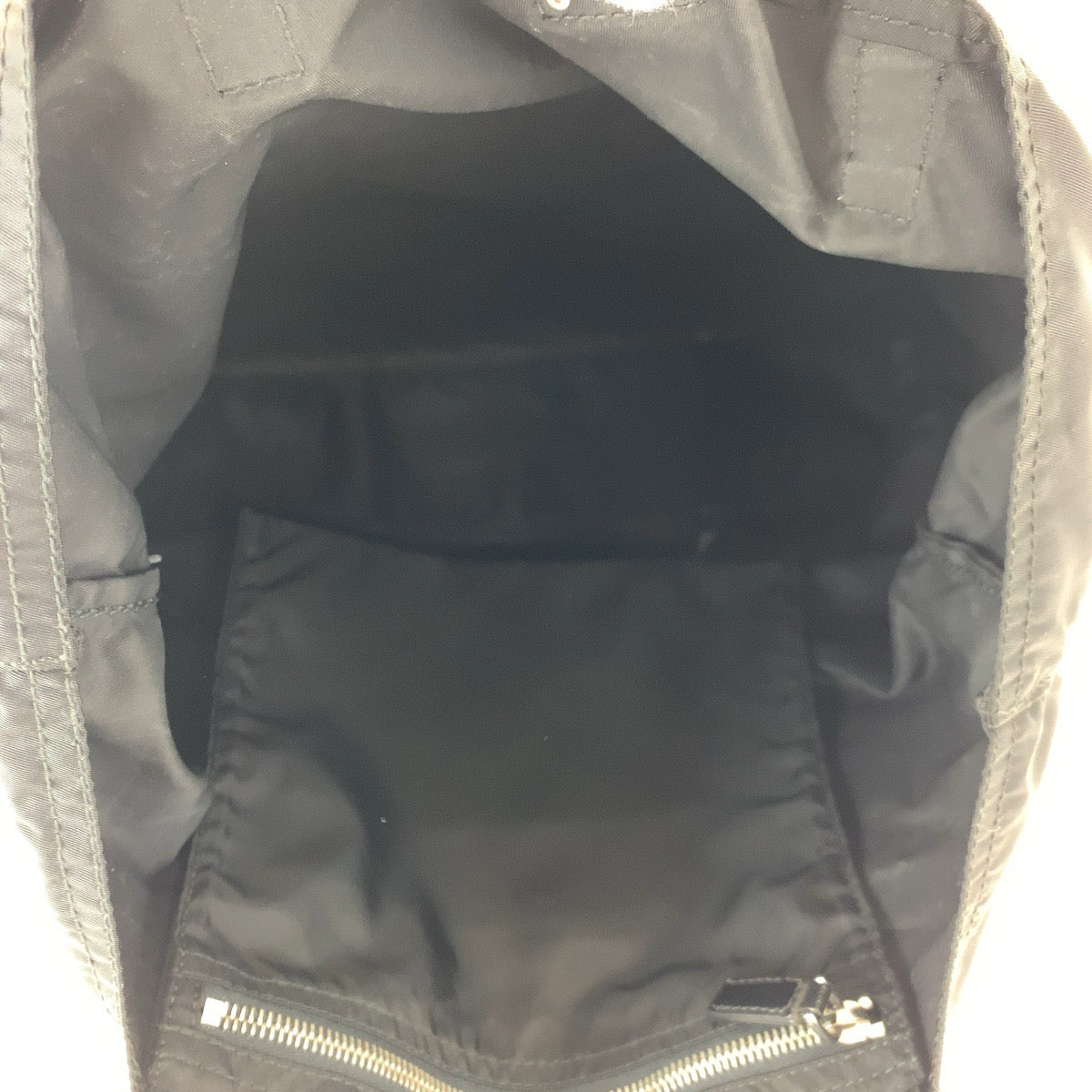 H-00572
PRADA プラダ テスート 三角ロゴプレート ブラック 黒 シルバー金具 ナイロン BN1068 トートバッグ ハンドバッグ  レディース