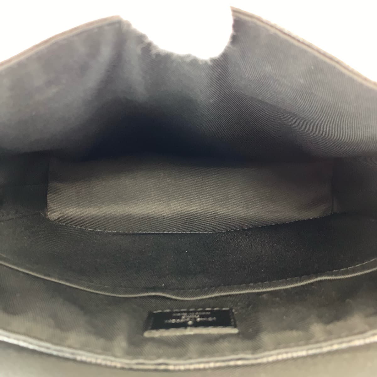 H-00604
LOUIS VUITTON ルイヴィトン ダミエ グラフィット ディストリクトPM ブラック 黒 PVC N41028 ショルダーバッグ 斜め掛け  メンズ
