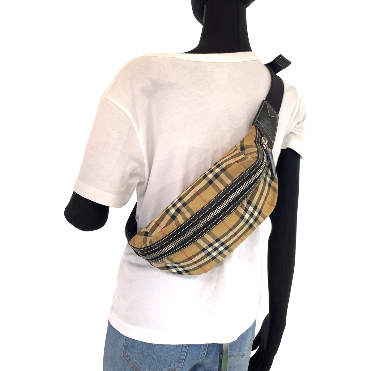 H-00610
BURBERRY バーバリー ビンテージチェック ブラウン 茶 ナイロン 8005521 ウエストバッグ ボディバッグ  レディース