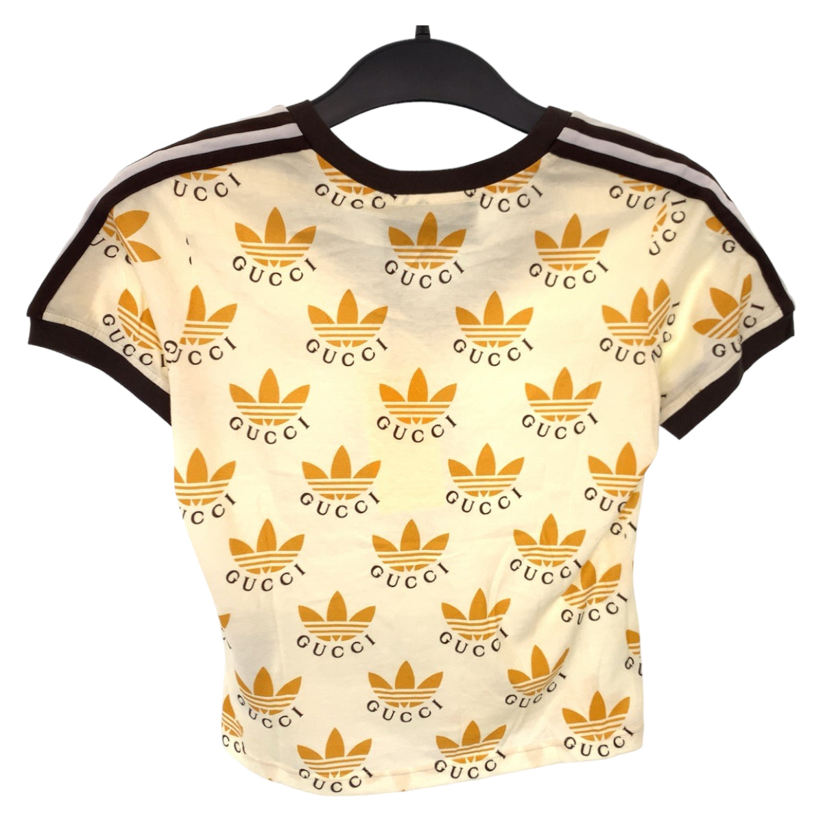 10483
GUCCI グッチ adidas×GUCCI ロゴ サイズXS クリーム オレンジ ブラック 黒 コットン 693539 半袖Tシャツ Vネック 短丈  レディース