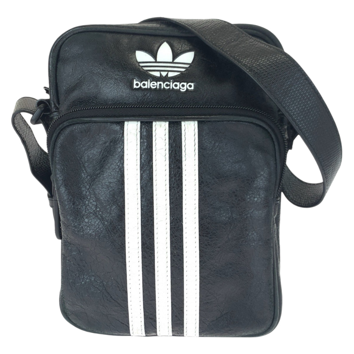 H-00640
BALENCIAGA バレンシアガ adidas×BALENCIAGA スリーライン ロゴ ヴィンテージ加工 ブラック 黒 ホワイト 白 レザー 721850 ショルダーバッグ 斜め掛け 男女兼用  メンズ