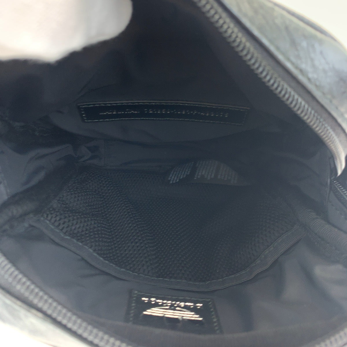 H-00640
BALENCIAGA バレンシアガ adidas×BALENCIAGA スリーライン ロゴ ヴィンテージ加工 ブラック 黒 ホワイト 白 レザー 721850 ショルダーバッグ 斜め掛け 男女兼用  メンズ