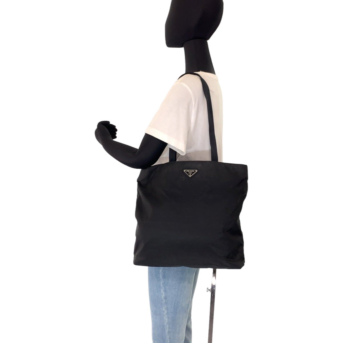 10530
PRADA プラダ テスート 三角ロゴプレート ブラック 黒 シルバー金具 ナイロン B9711 トートバッグ ハンドバッグ  レディース