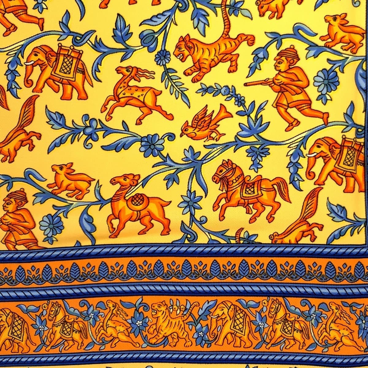 10534
HERMES エルメス インドの狩猟 カレ90 オレンジ シルク スカーフ ストール  レディース