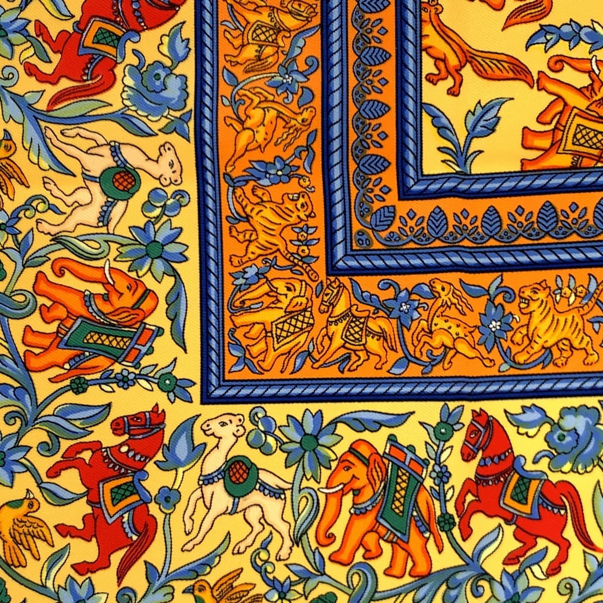 10534
HERMES エルメス インドの狩猟 カレ90 オレンジ シルク スカーフ ストール  レディース