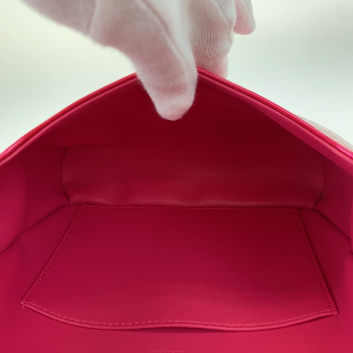 10571
LOUIS VUITTON ルイヴィトン ヴェルニ トンプソンストリート フューシャピンク ピンク ヴェルニ M91215 ショルダーバッグ ポシェット  レディース