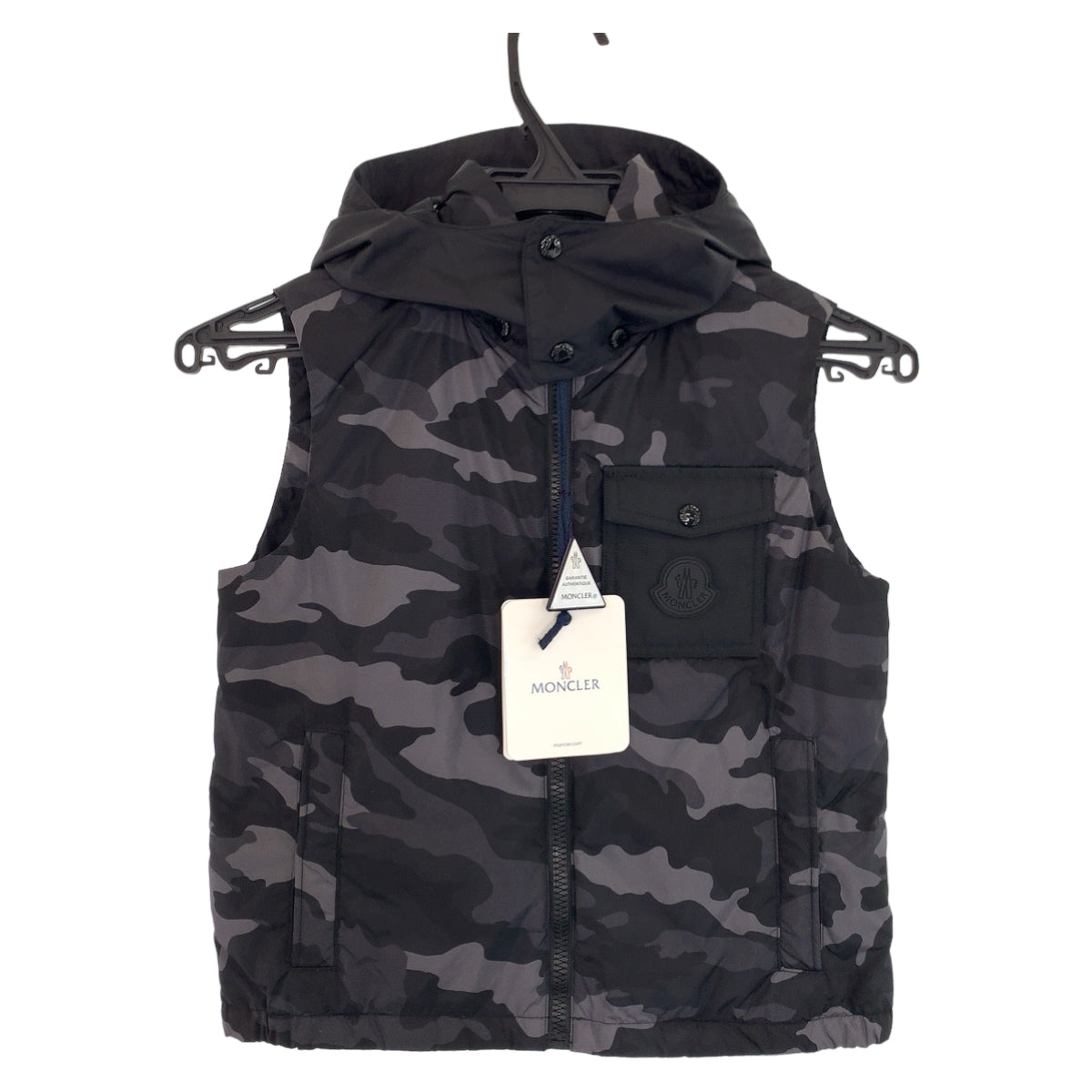 17963
MONCLER モンクレール カモフラ柄 迷彩柄 DRUM GILET サイズ130 ブラック ナイロン 5909169175 ダウンベスト フード取り外し可 キッズ S40