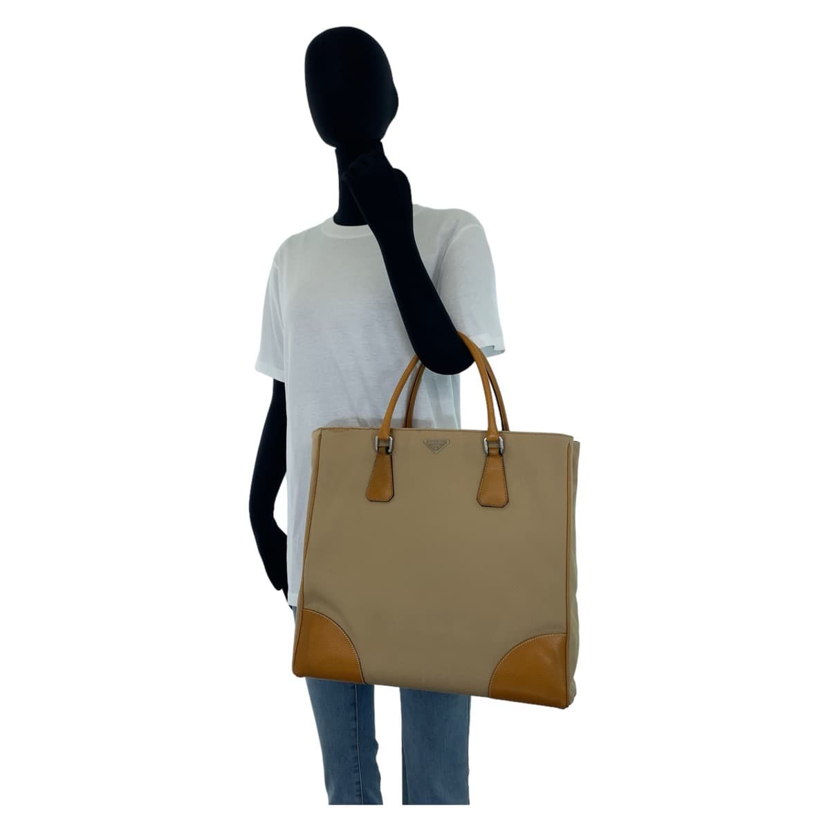 10611
PRADA プラダ 三角ロゴプレート 男女兼用 ベージュ キャメル シルバー金具 キャンバス / レザー トートバッグ ハンドバッグ  メンズ