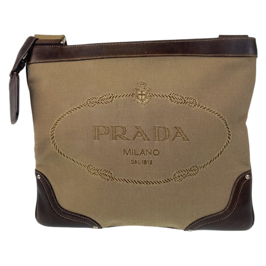 10712
PRADA プラダ ロゴジャガード ベージュ ブラウン シルバー金具 キャンバス 斜め掛け ショルダーバッグ メッセンジャーバッグ  レディース