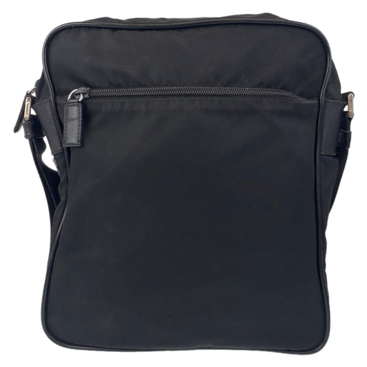 10713
PRADA プラダ テスート サフィアーノ 三角ロゴプレート ブラック 黒 シルバー金具 ナイロン 斜め掛け ショルダーバッグ メッセンジャーバッグ 男女兼用  メンズ