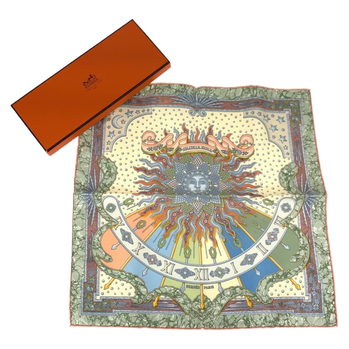 10812
HERMES エルメス カレ40 GLORIA SOLI 栄光の日 グリーン マルチカラー シルク スカーフ  レディース