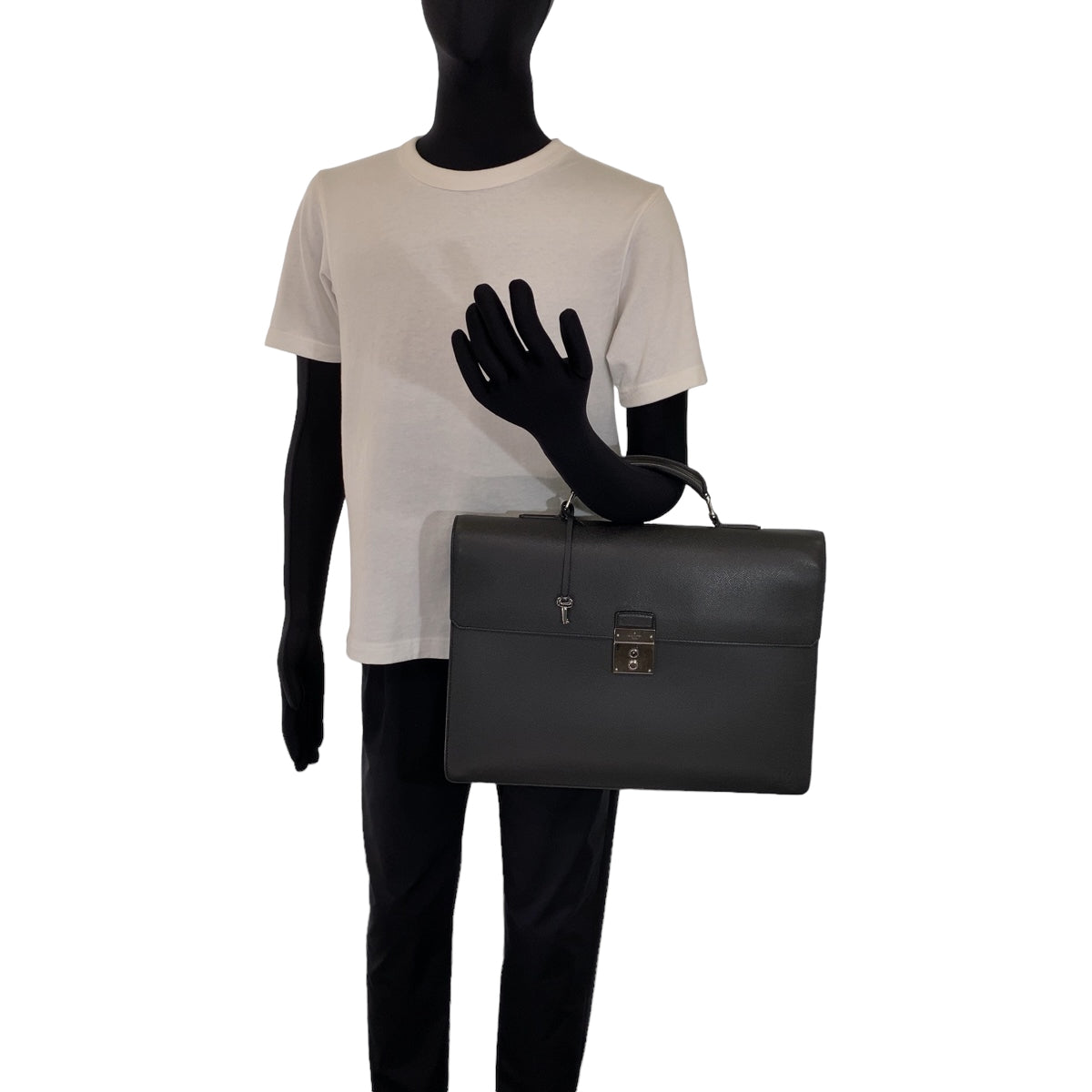 10858
LOUIS VUITTON ルイヴィトン タイガ ネオ ロブスト3 アルドワーズ 黒 シルバー金具 タイガ M32742 ビジネスバッグ ブリーフケース  メンズ