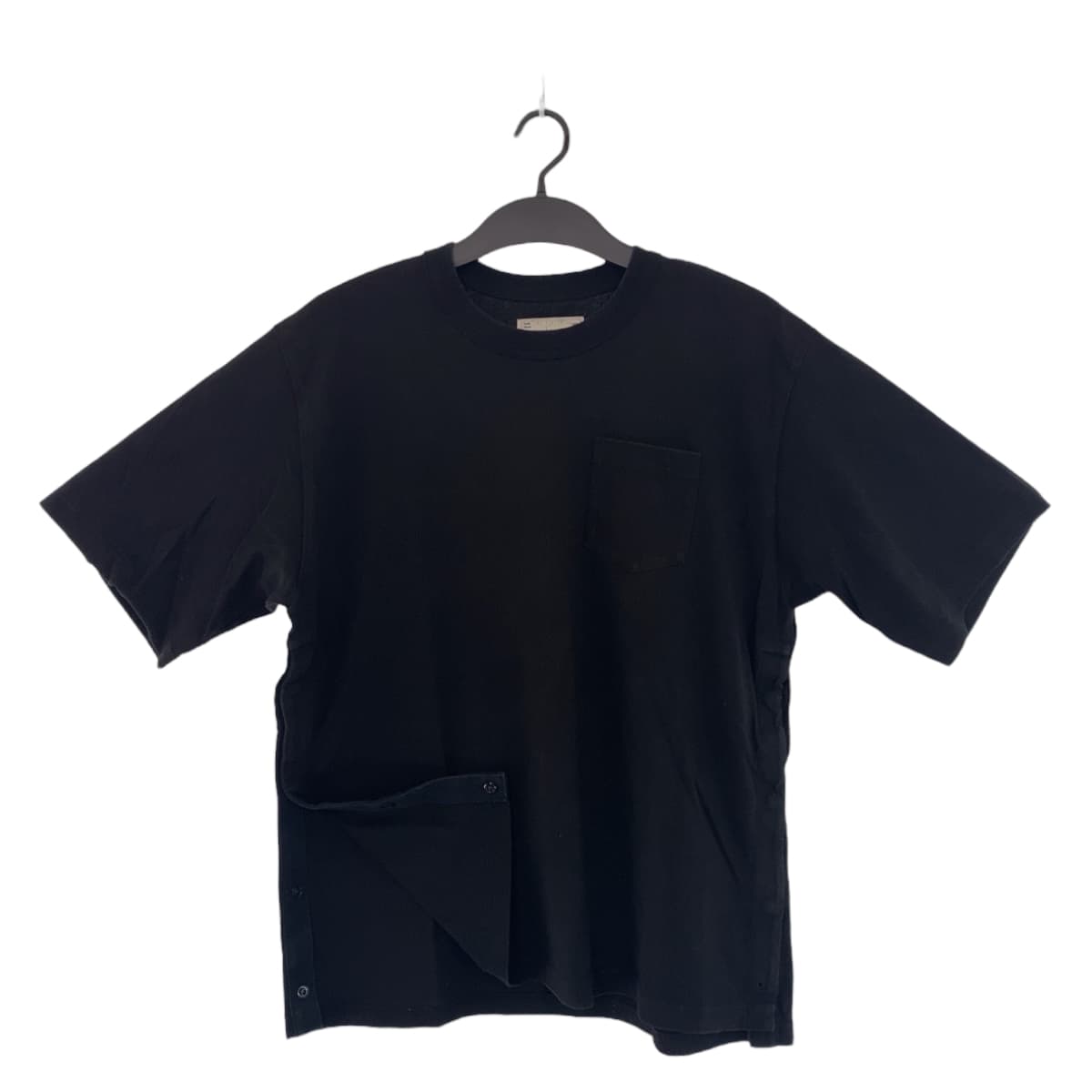 10885
Sacai サカイ サイドスリット ボタン サイズXL ブラック コットン 22-02870M 半袖Ｔシャツ ポケットT カットソー  メンズ