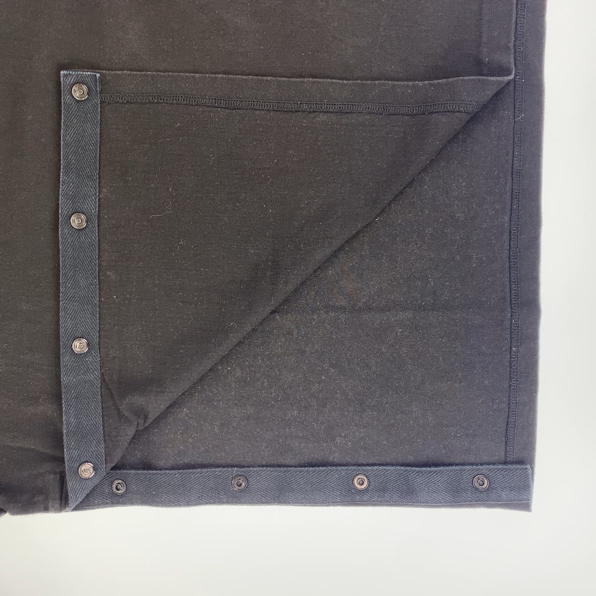 10885
Sacai サカイ サイドスリット ボタン サイズXL ブラック コットン 22-02870M 半袖Ｔシャツ ポケットT カットソー  メンズ
